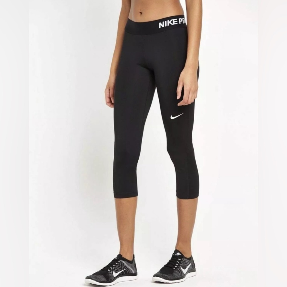 NWT Nike Pro Dri-Fit Women’s Training Tights Medium